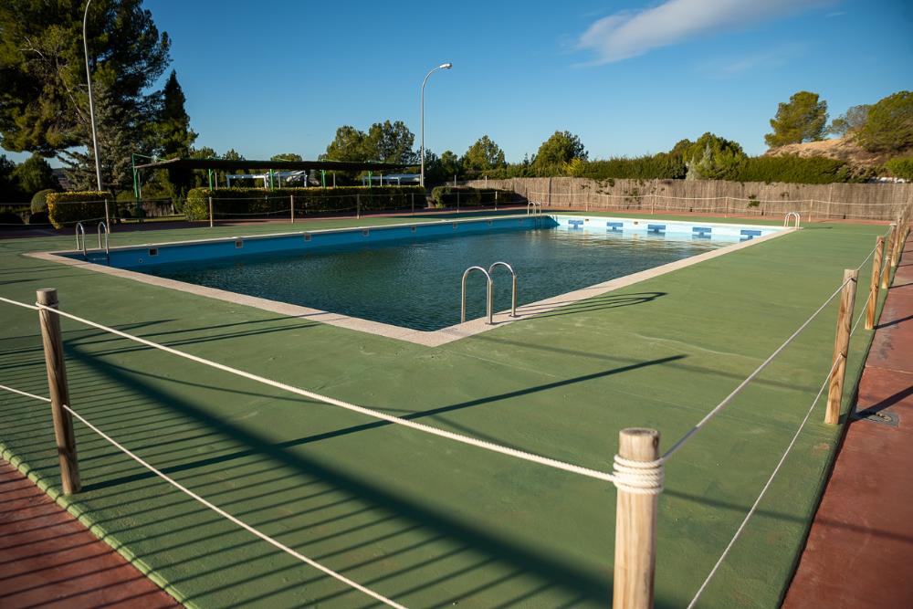 Imagen: Detalle piscina de Castejón de Monegros